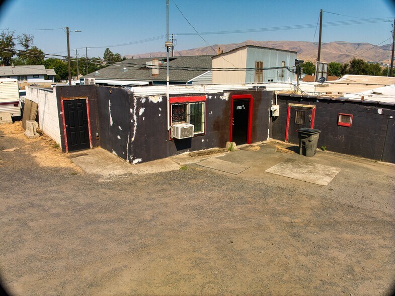 More Photos Of 2414 Main St, Lewiston Convenience Store For Sale