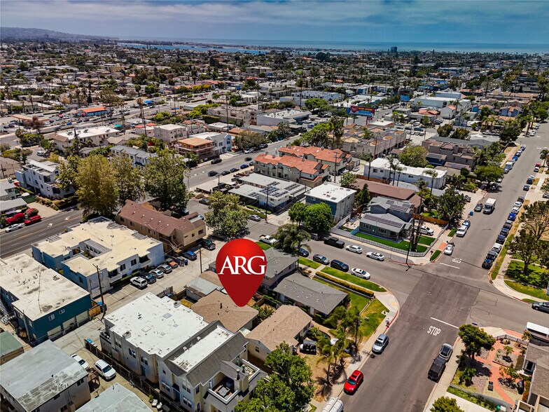 More Photos Of 2109 Felspar St, San Diego Multifamily For Sale