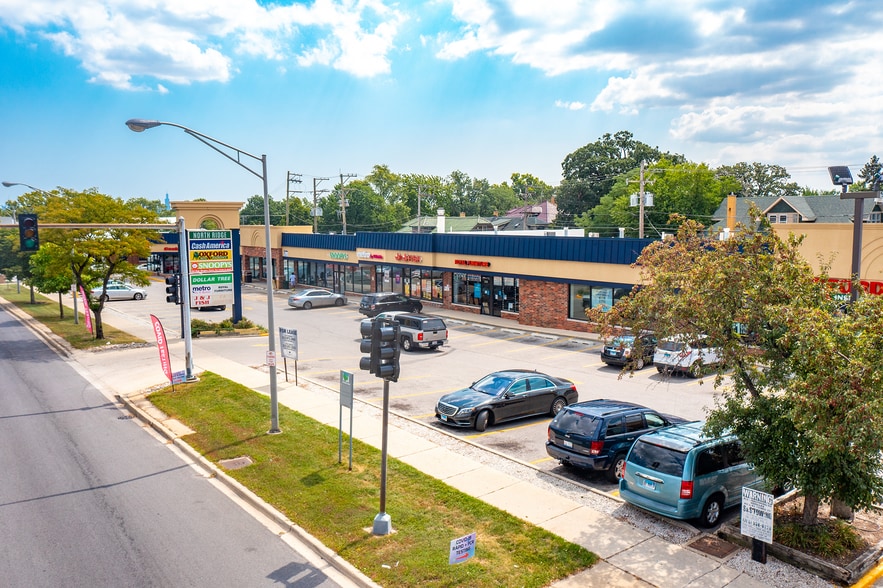 More Photos Of 6301-6405 North Ave, Oak Park Unknown For Lease