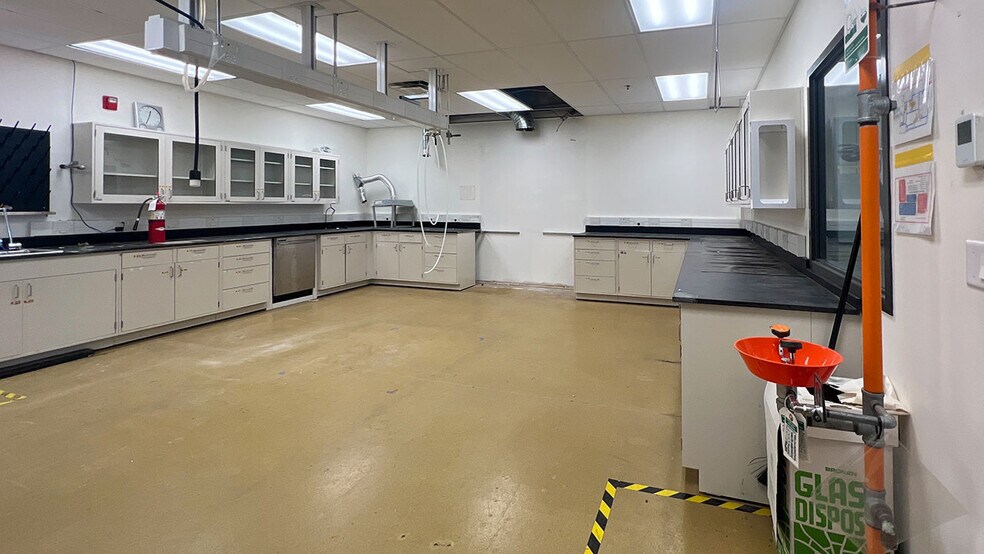 More Photos Of 1797 Boxelder St, Louisville Manufacturing For Lease