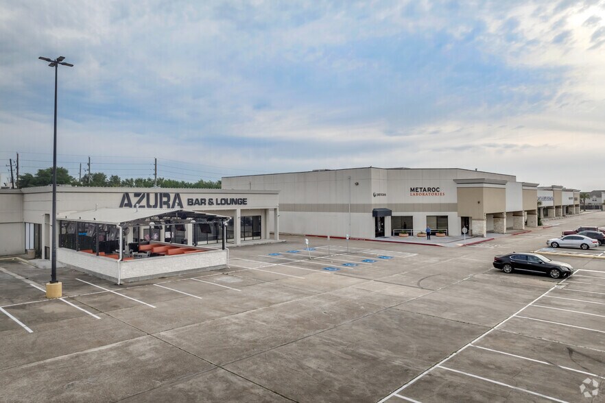 More Photos Of 2703 S Hwy 6, Houston Unknown For Lease