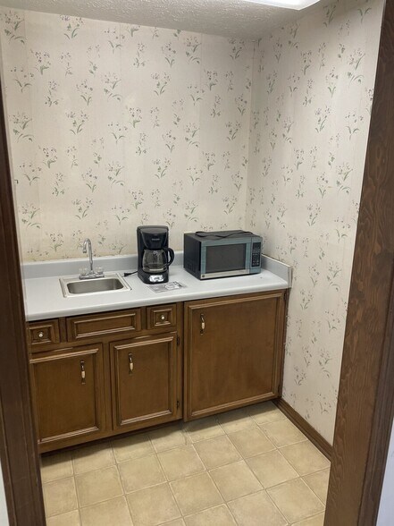 More Photos Of 3298 Summit, Pensacola Office For Lease