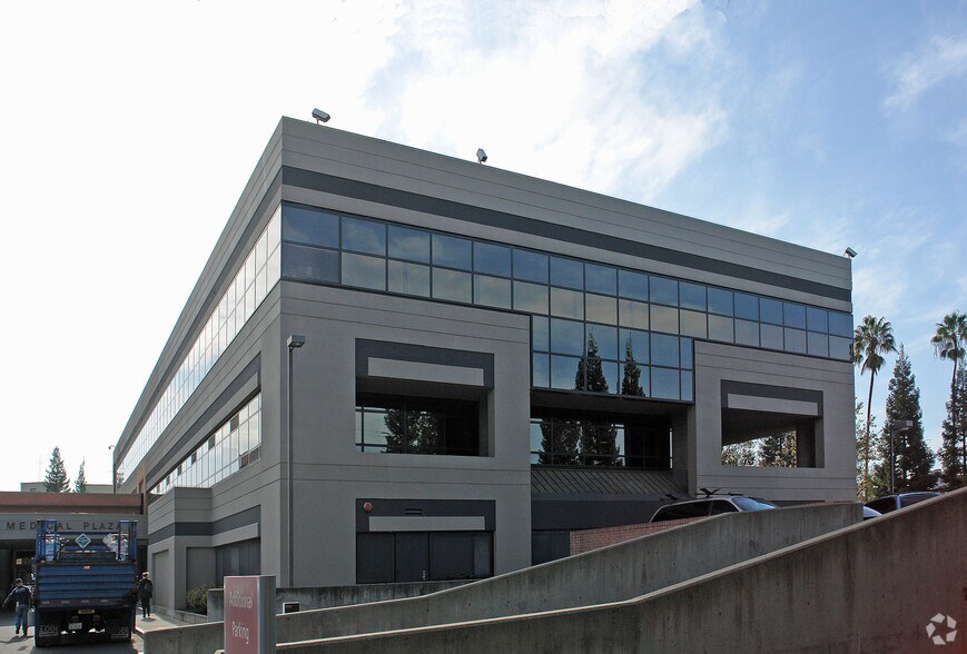 More Photos Of 3939 J St, Sacramento Medical For Lease