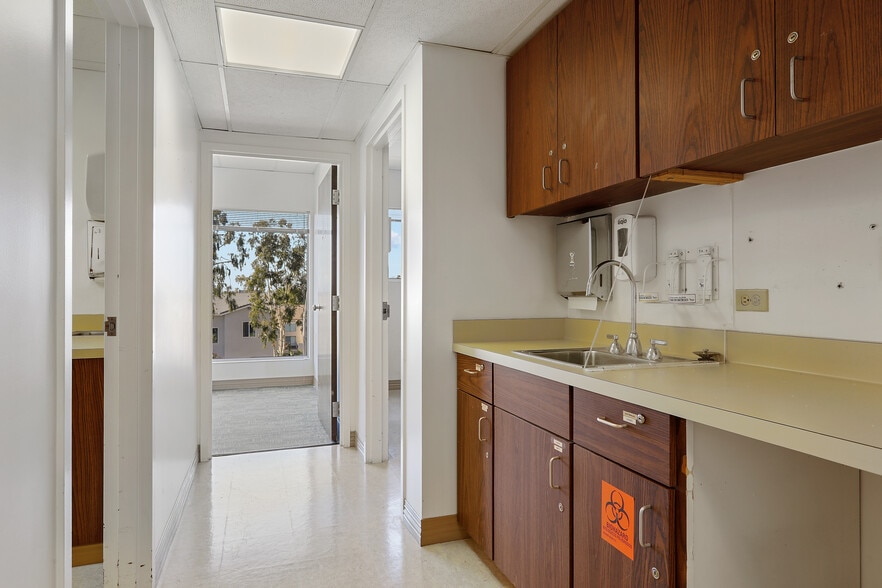 More Photos Of 1760 Termino Ave, Long Beach Medical For Lease