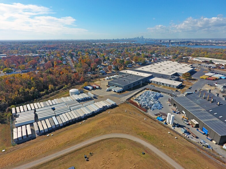 More Photos Of 8600 River Rd, Pennsauken Warehouse For Lease