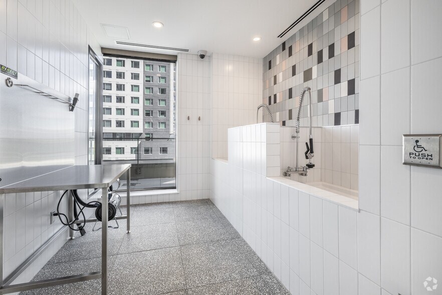 More Photos Of 300 Mcrae Av, Ottawa Apartments For Lease