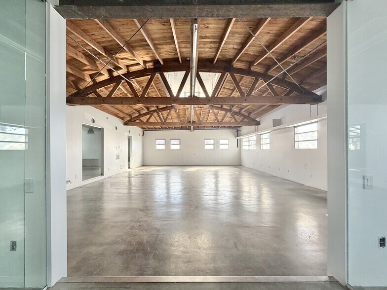 More Photos Of 1920 Olympic Blvd, Santa Monica Loft Creative Space For Lease