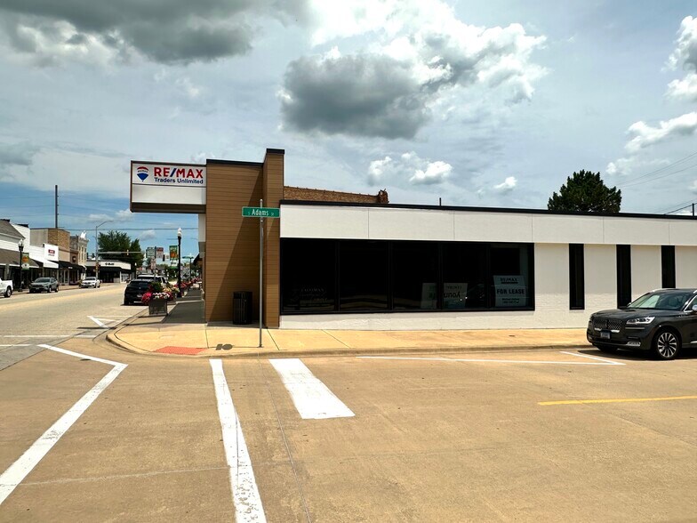 More Photos Of 150 S Main St, Morton Office For Lease