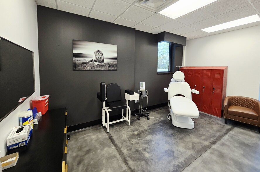 More Photos Of 701 Mutual Ct, Raleigh Office For Sale