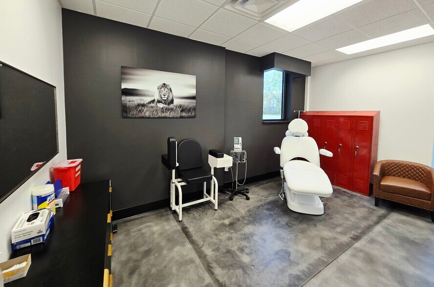 More Photos Of 701 Mutual Ct, Raleigh Office For Sale