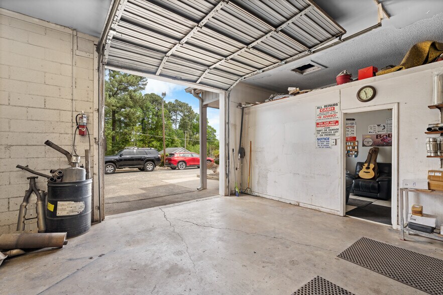 More Photos Of 921 Midway Ave, Durham Auto Repair For Sale