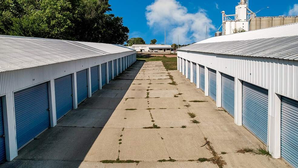 More Photos Of 300 29th St, South Sioux City Self Storage For Sale