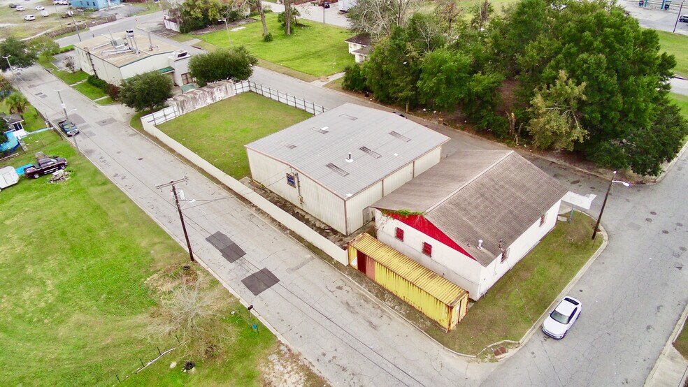 More Photos Of 1090 Rogers St, Savannah Industrial For Sale