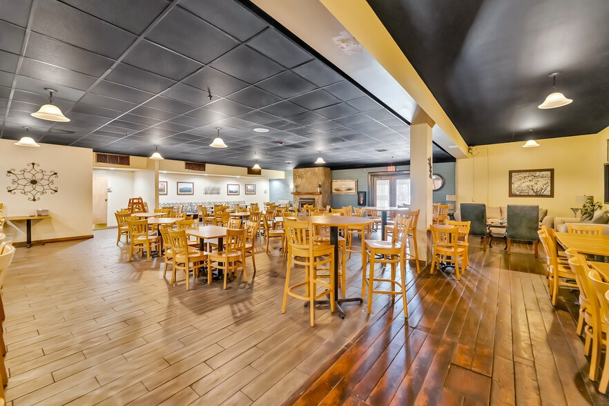 More Photos Of 201 Sugarloaf Rd, Hendersonville Hotel For Sale