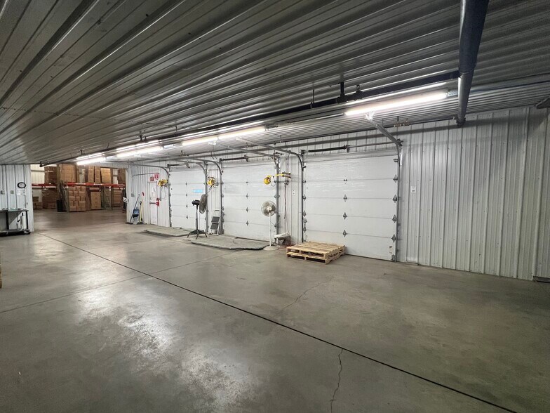 More Photos Of 480 Park Ave E, Eden Valley Warehouse For Sale