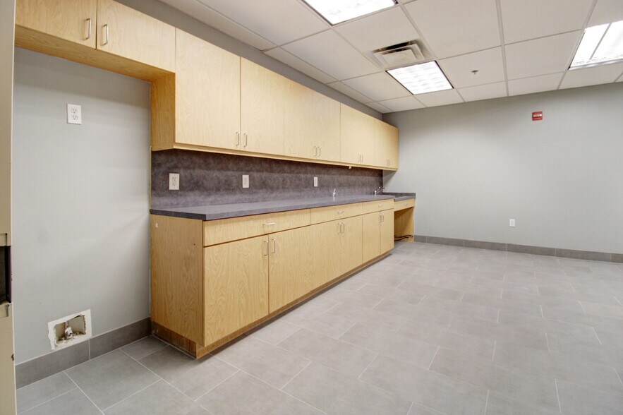 More Photos Of 895 SW 30th Ave, Pompano Beach Office For Lease