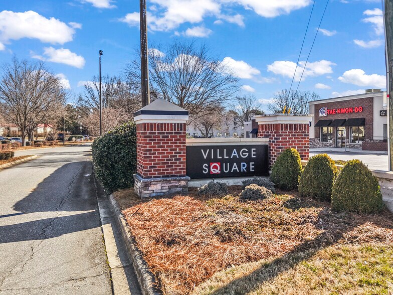 More Photos Of 6000 Meadow Brook Mall Ct, Clemmons Storefront Retail Office For Lease