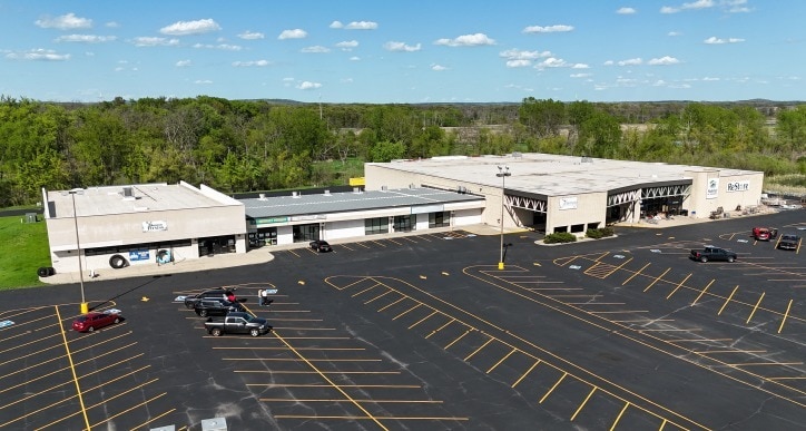 More Photos Of 1410-1450 E Wisconsin St, Portage General Retail For Sale