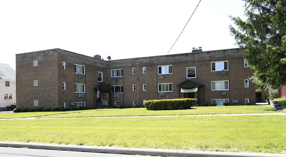 More Photos Of 1833-1845 E 31st St, Lorain Apartments For Sale