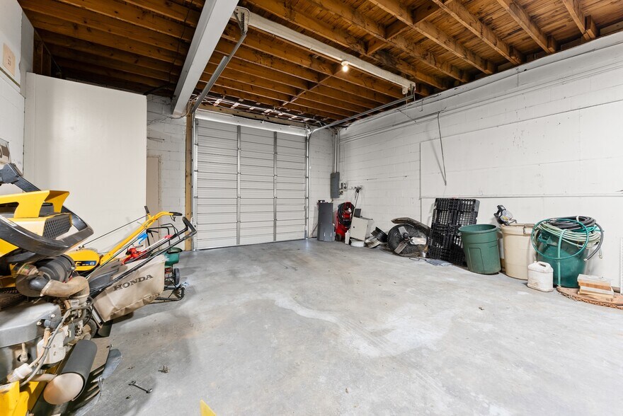 More Photos Of 636 Industrial Blvd, Gainesville Warehouse For Sale