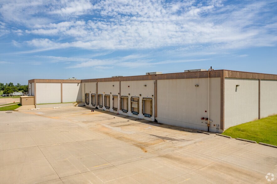 More Photos Of 4249 SW 29th St, Oklahoma City Distribution For Lease