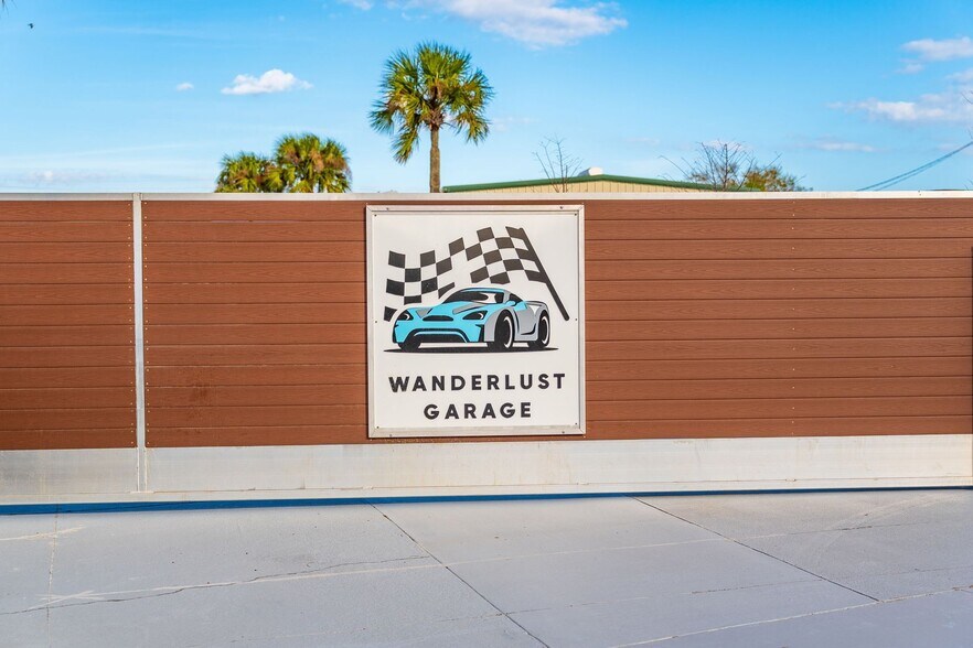 More Photos Of 1301 Morningside Dr, Melbourne Warehouse For Sale