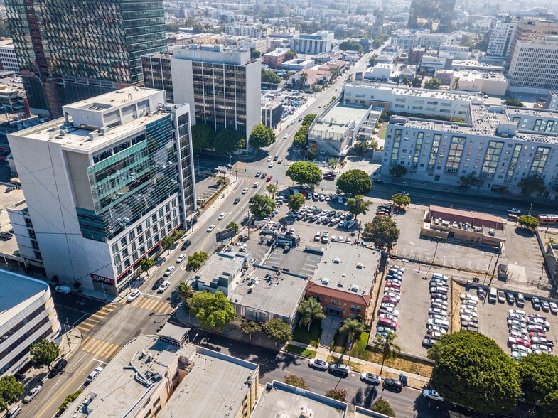 More Photos Of 600 S New Hampshire, Los Angeles Storefront Retail Office For Lease