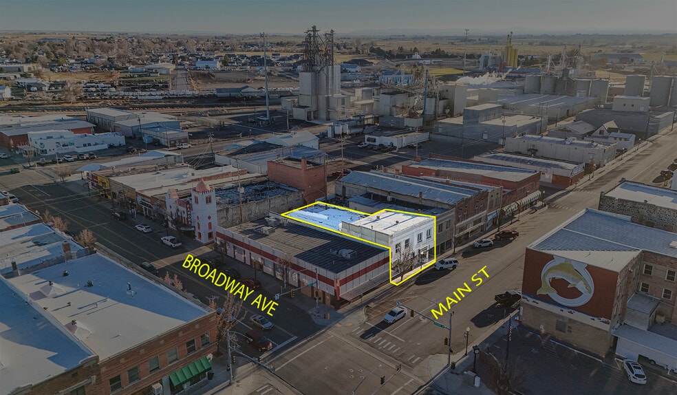 More Photos Of 1005 Main St, Buhl Storefront Retail Residential For Sale