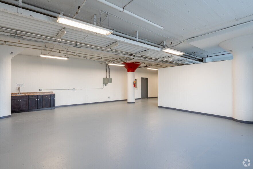 More Photos Of 401 E 4th St, Bridgeport Unknown For Lease