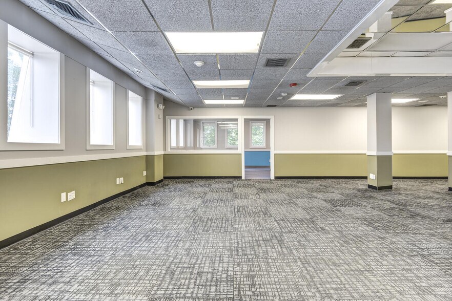 More Photos Of 1575 Hillside Ave, New Hyde Park Medical For Sale