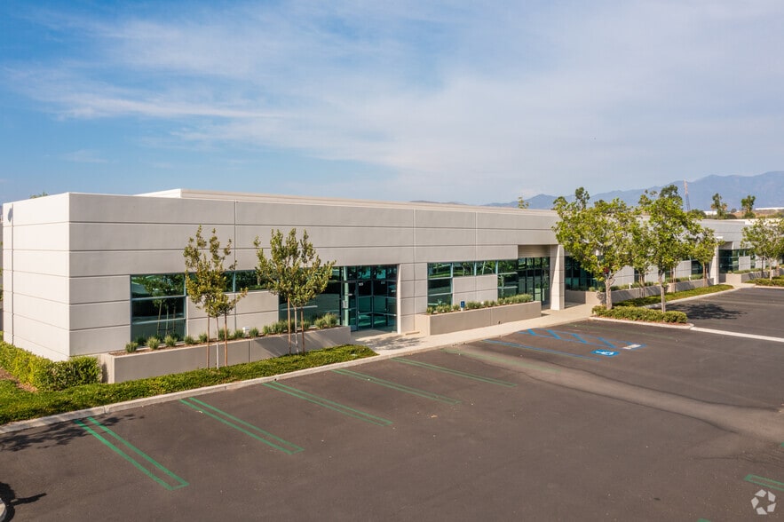 More Photos Of 30 Fairbanks, Irvine Research And Development For Lease
