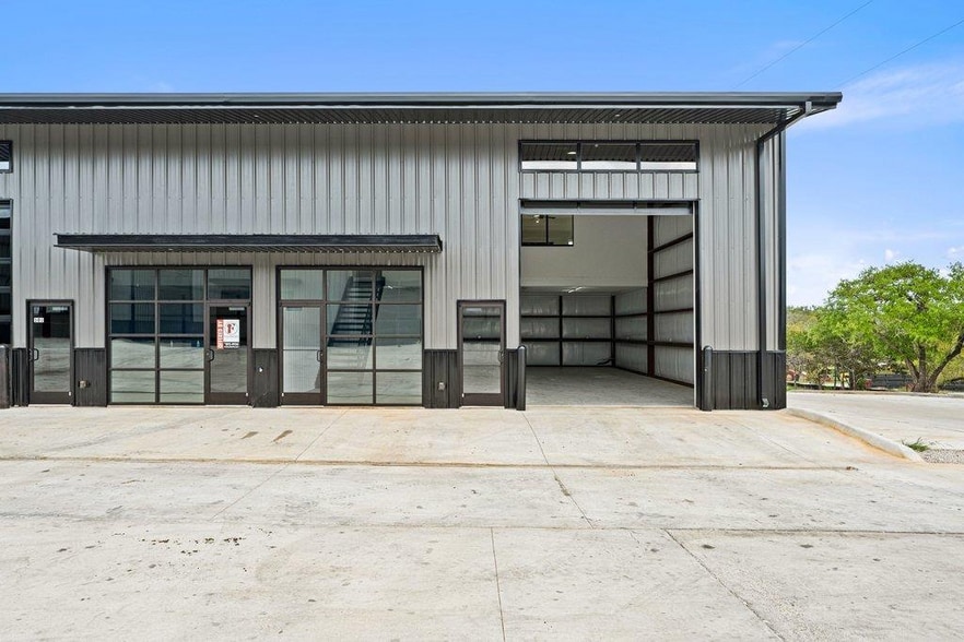 More Photos Of 451 Farrell Rd, Dripping Springs Unknown For Lease