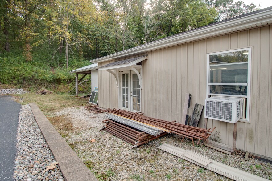 More Photos Of 309 N Market St, Grafton General Retail For Sale