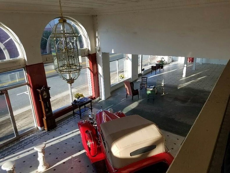 More Photos Of 736 S Main St, Burlington Freestanding For Sale