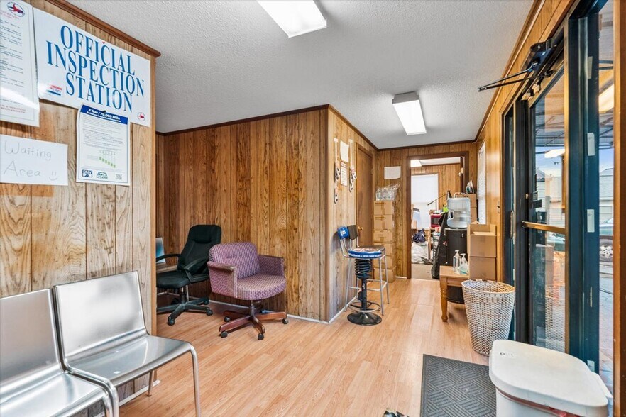 More Photos Of 620 National Hwy, Thomasville Auto Repair For Sale