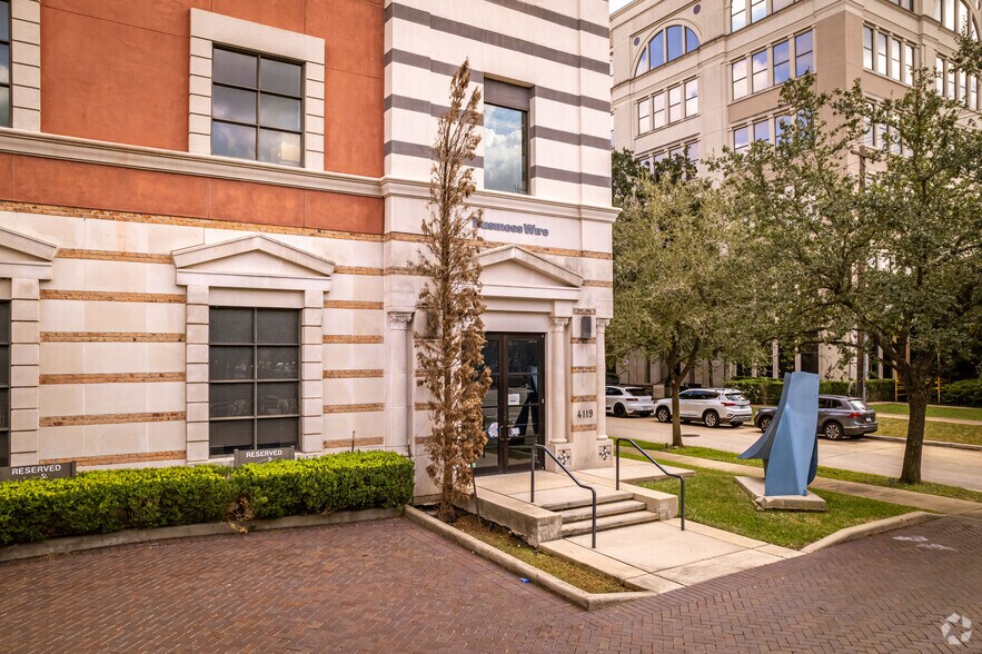 More Photos Of 4119 Montrose Blvd, Houston Office For Lease