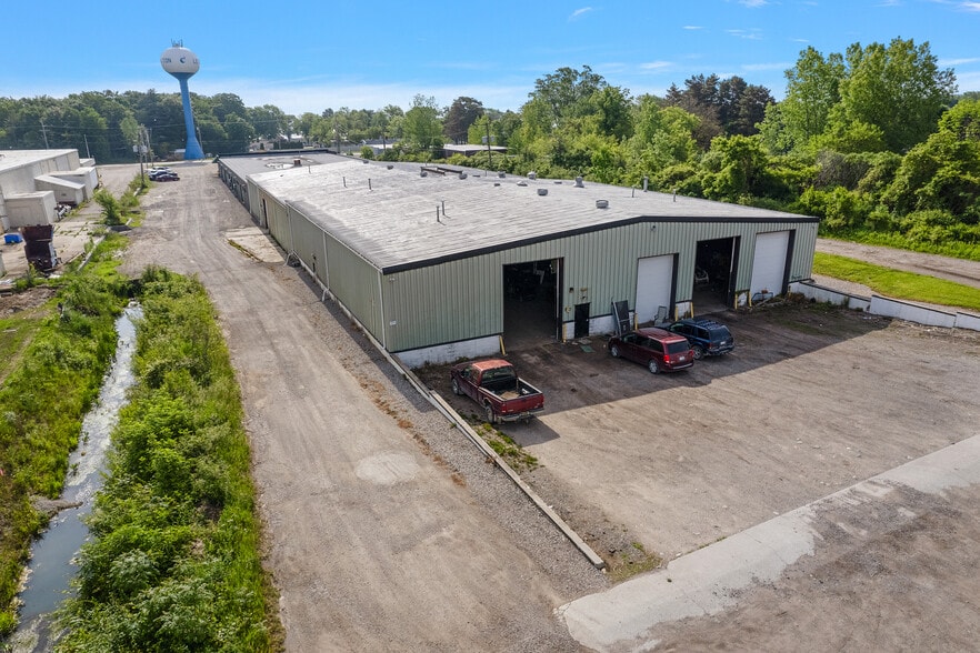 More Photos Of 5160 Lakeshore Rd, Lexington Warehouse For Lease