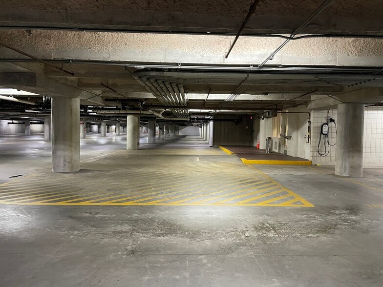 More Photos Of 1 Energy Pl, Pensacola Office For Sale