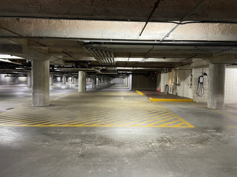 More Photos Of 1 Energy Pl, Pensacola Office For Lease