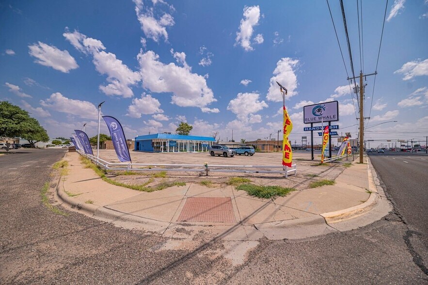 More Photos Of 2201 E 8th St, Odessa Office For Sale