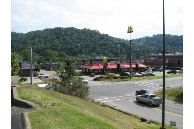 More Photos Of 343-451 N Mayo Trl, Paintsville Storefront For Sale