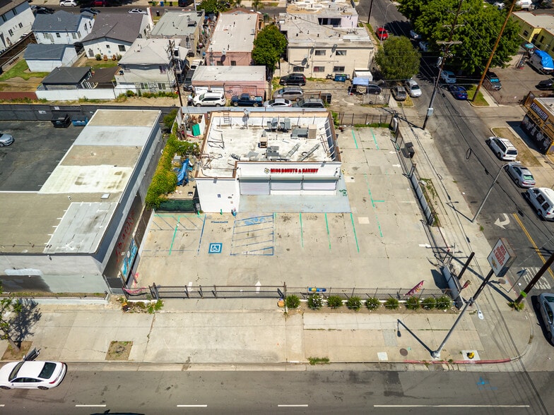 More Photos Of 853 E Manchester Ave, Los Angeles Restaurant For Sale