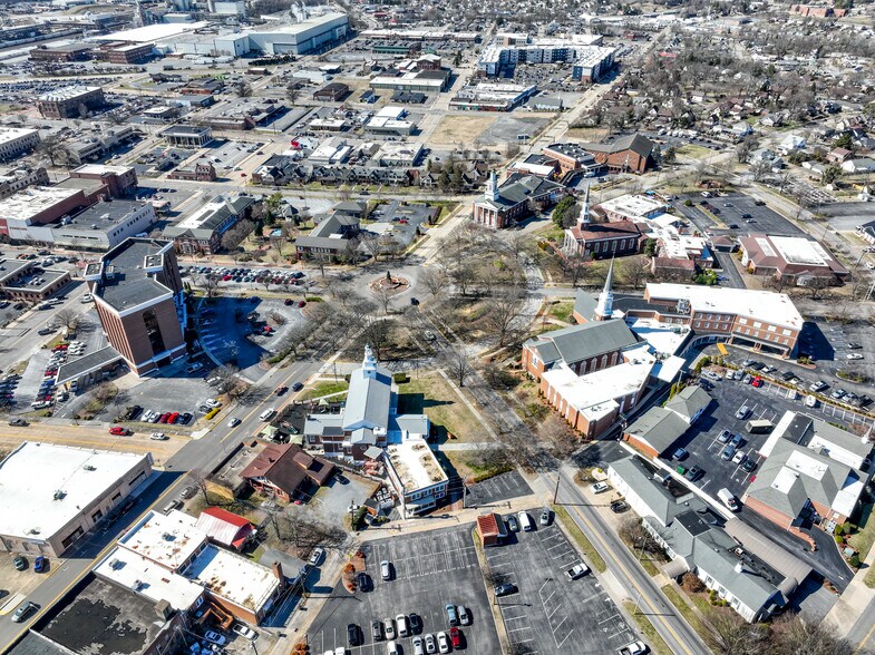 More Photos Of 220 Broad St, Kingsport Flex For Sale