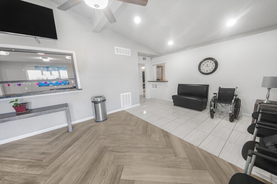 More Photos Of 7030 Bretshire Dr, Houston Medical For Sale