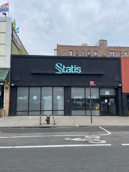 Primary Photo Of 815-837 E Tremont Ave, Bronx Storefront For Lease