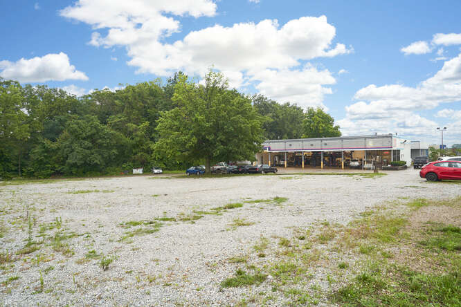 More Photos Of 2441 Romig Rd, Akron Auto Repair For Sale