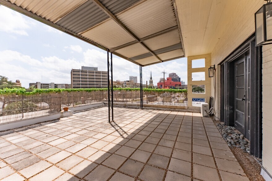 More Photos Of 209-211 San Pedro Ave, San Antonio Apartments For Sale