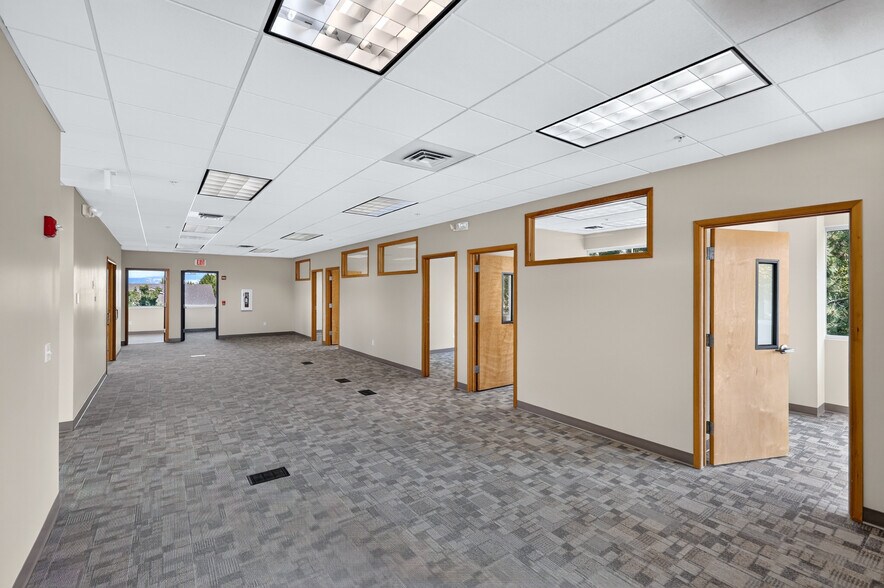 More Photos Of 2208 N Swing Ln, Liberty Lake Medical For Lease