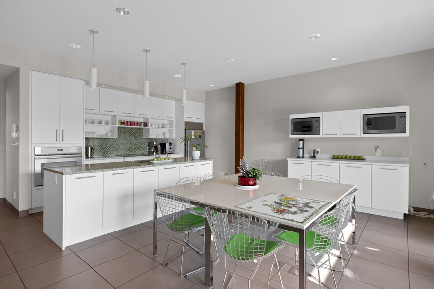 More Photos Of 9611 Highway 97, Lake Country Loft Creative Space For Sale