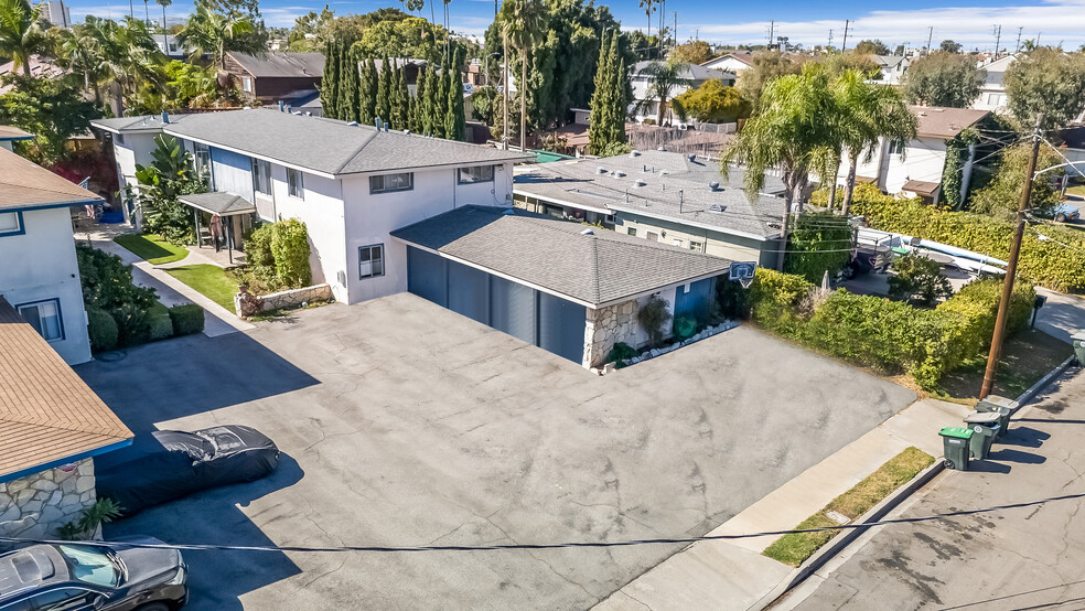 Primary Photo Of 263 16th Pl, Costa Mesa Apartments For Sale